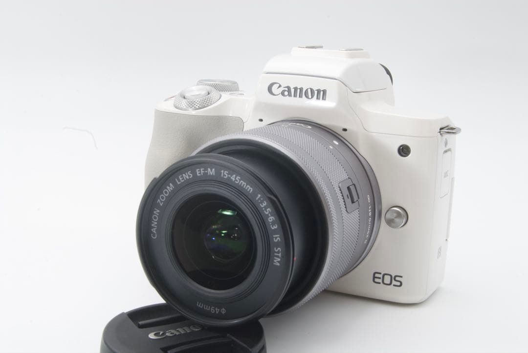 Canon EOS Kiss M レンズキット　Wi-Fi搭載　小型軽量　美品