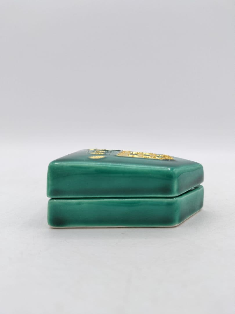 c867 【未使用】香合 左馬 青交趾 加藤利昇　木箱（合わせ）　茶道具