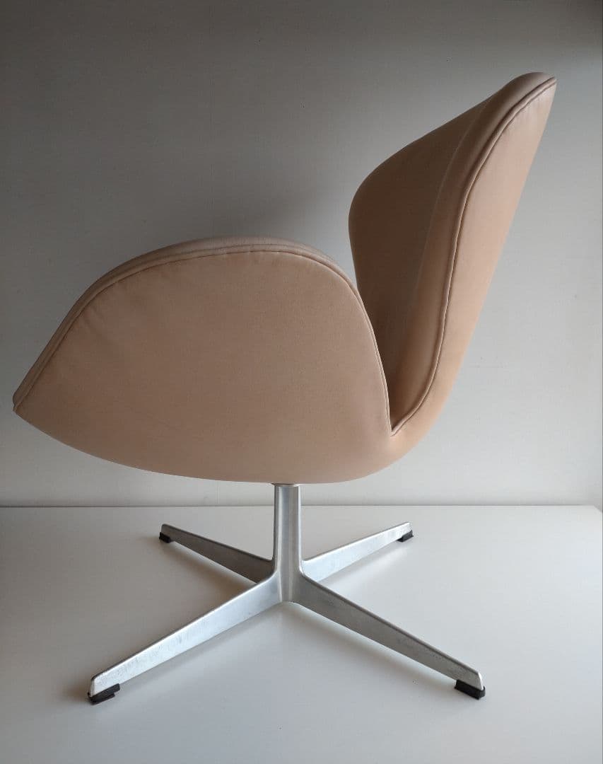 スワンチェア フリッツハンセン ナチュラルレザー フルベジタブルタンニン ヌメ革