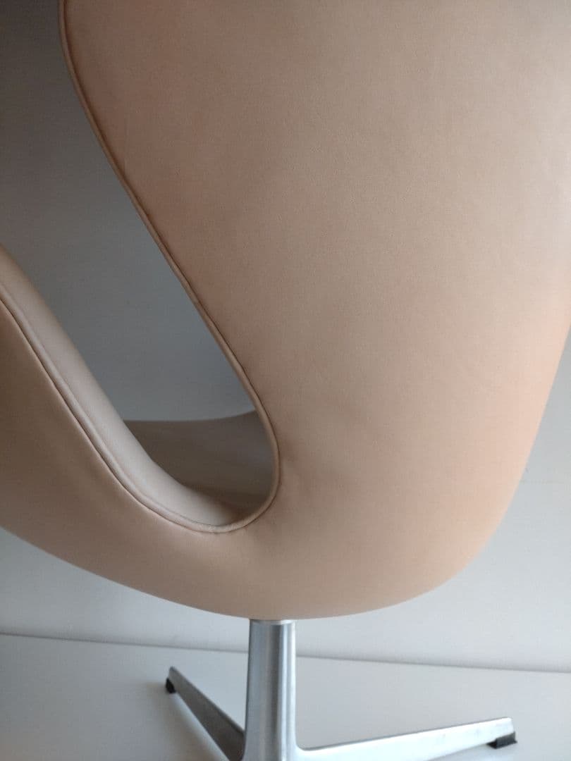 スワンチェア フリッツハンセン ナチュラルレザー フルベジタブルタンニン ヌメ革