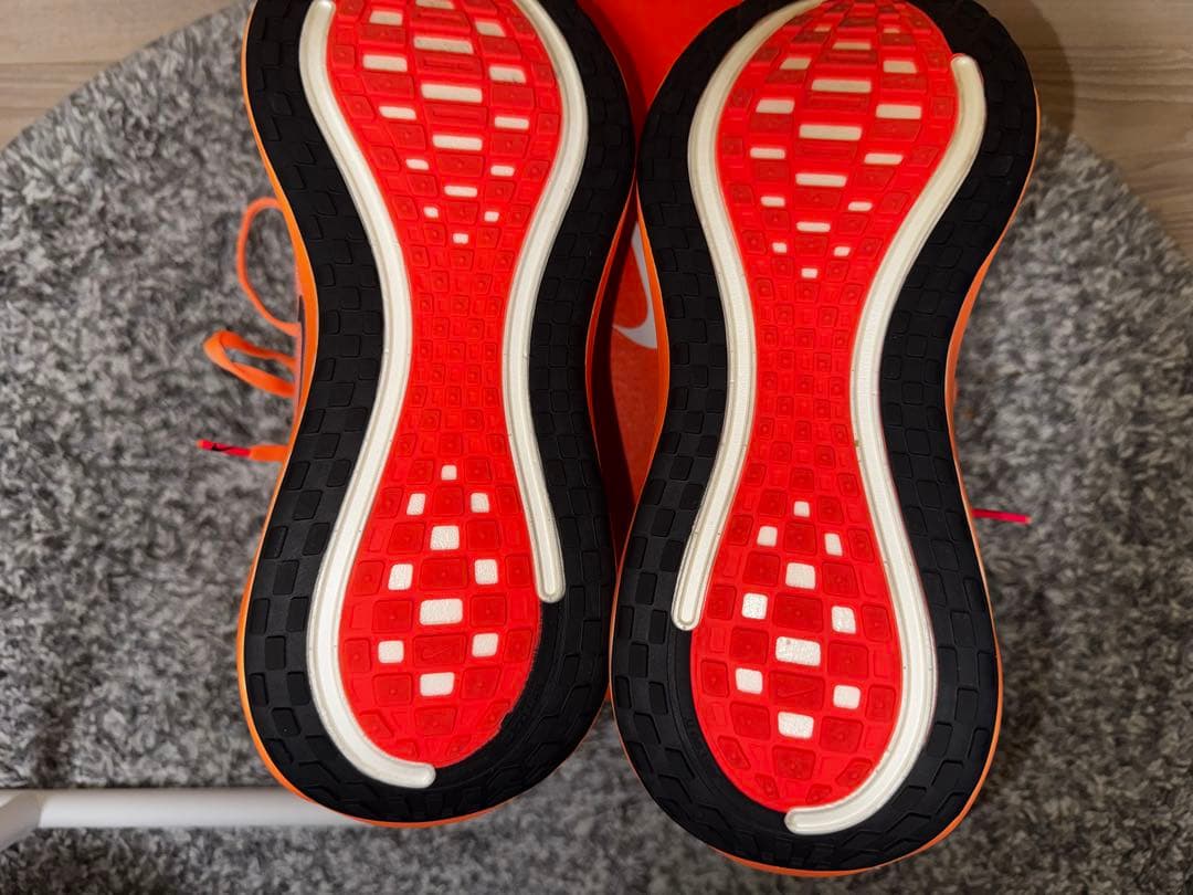 Nike ボメロプラス