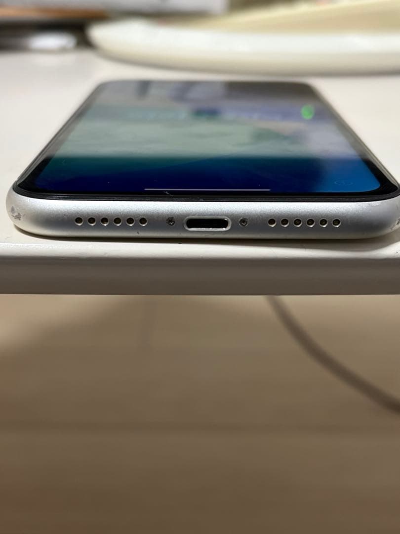 iPhone11 64G SIMフリー　少し傷、割れなし