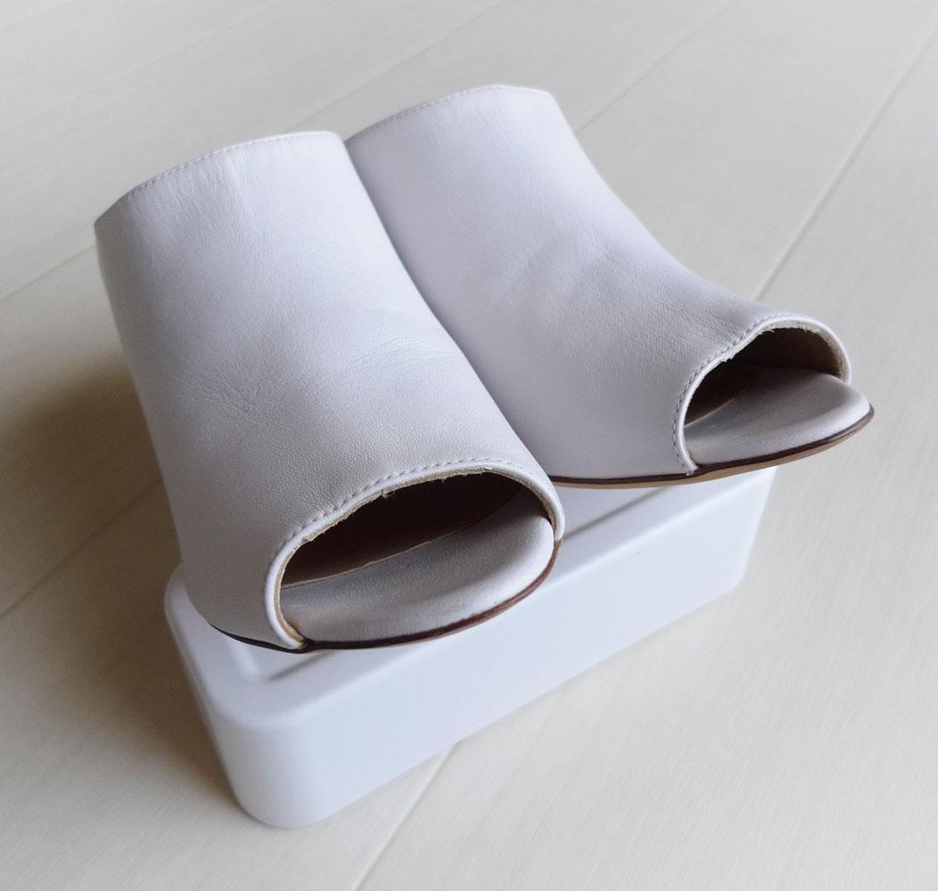 美品 セルジオロッシ イタリア製 37 ホワイトのミュール サンダル Q133