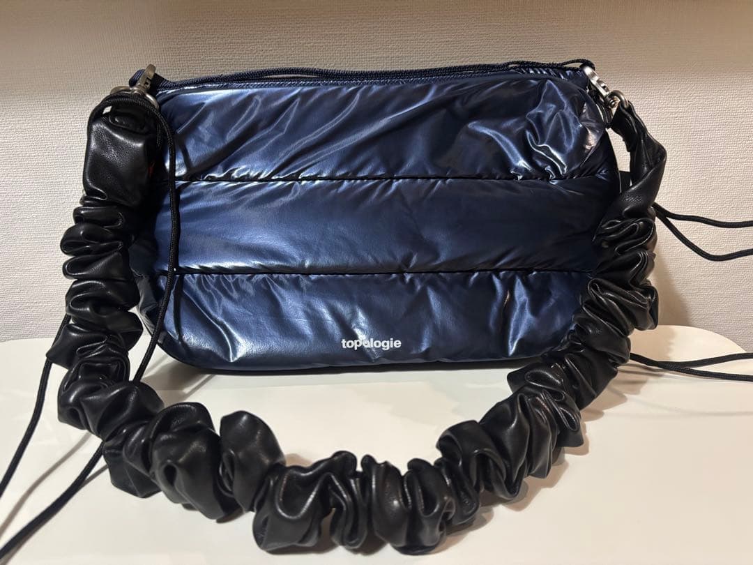 【新品未使用】トポロジー ボトルサコッシュラージ　ストラップ付