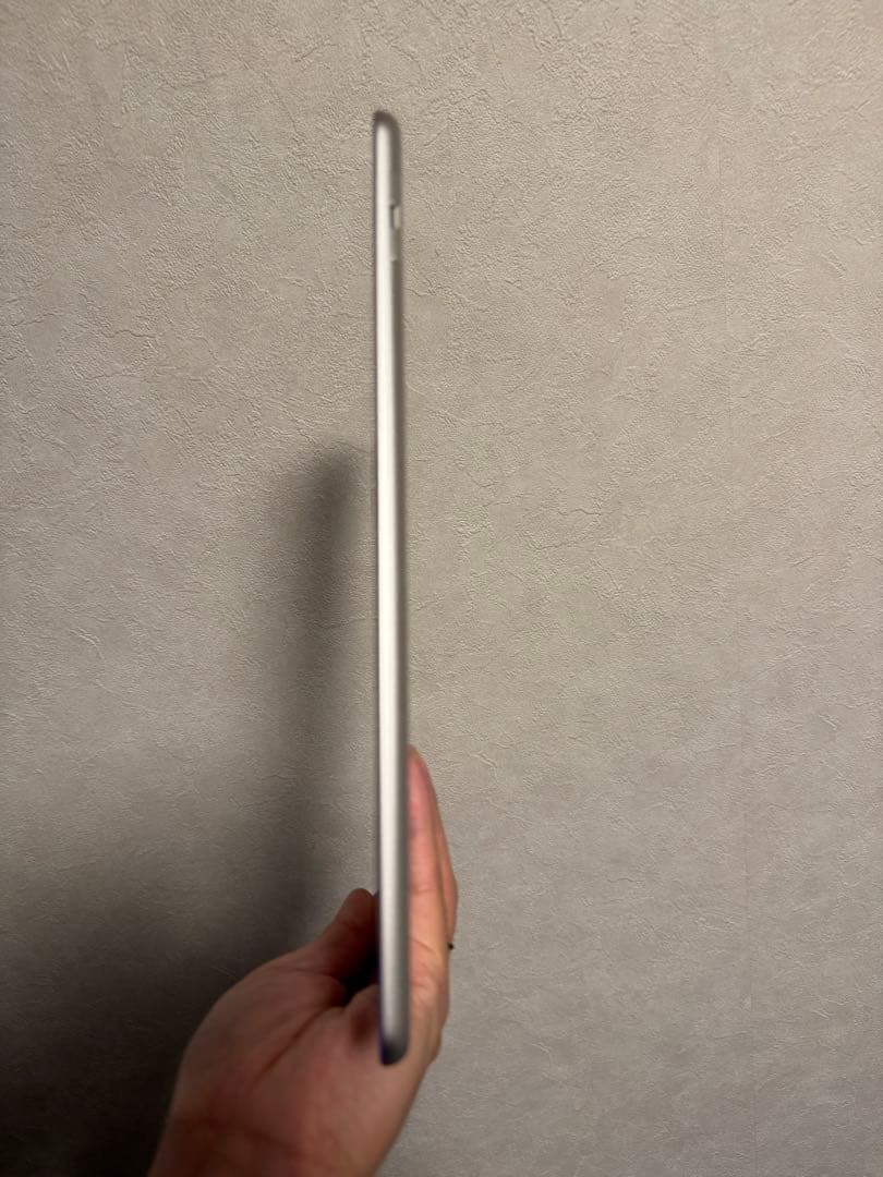 Apple iPad (第５世代) 32GB シルバー