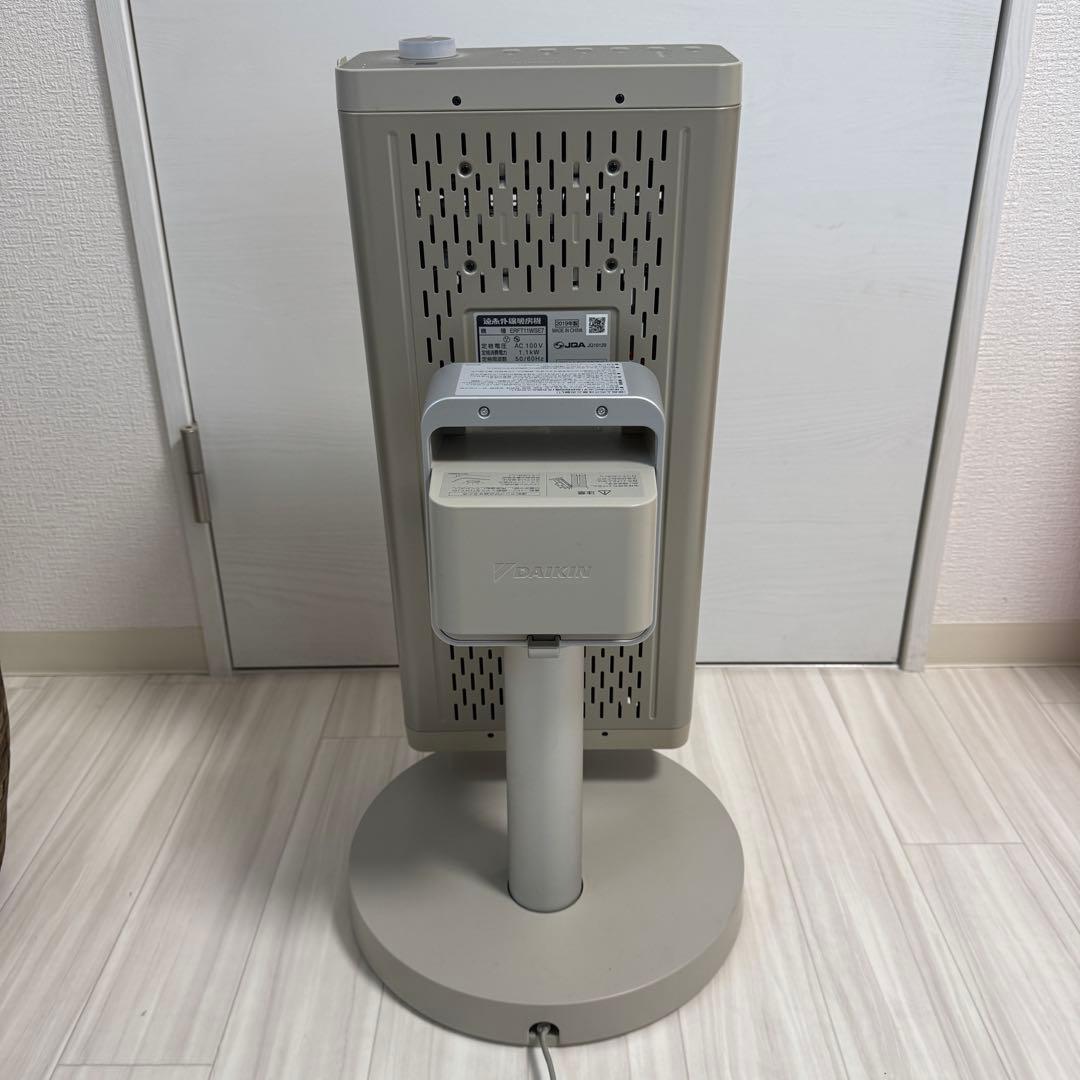 ダイキン　遠赤外線暖房機　ERFT11WSE7 セラムヒート