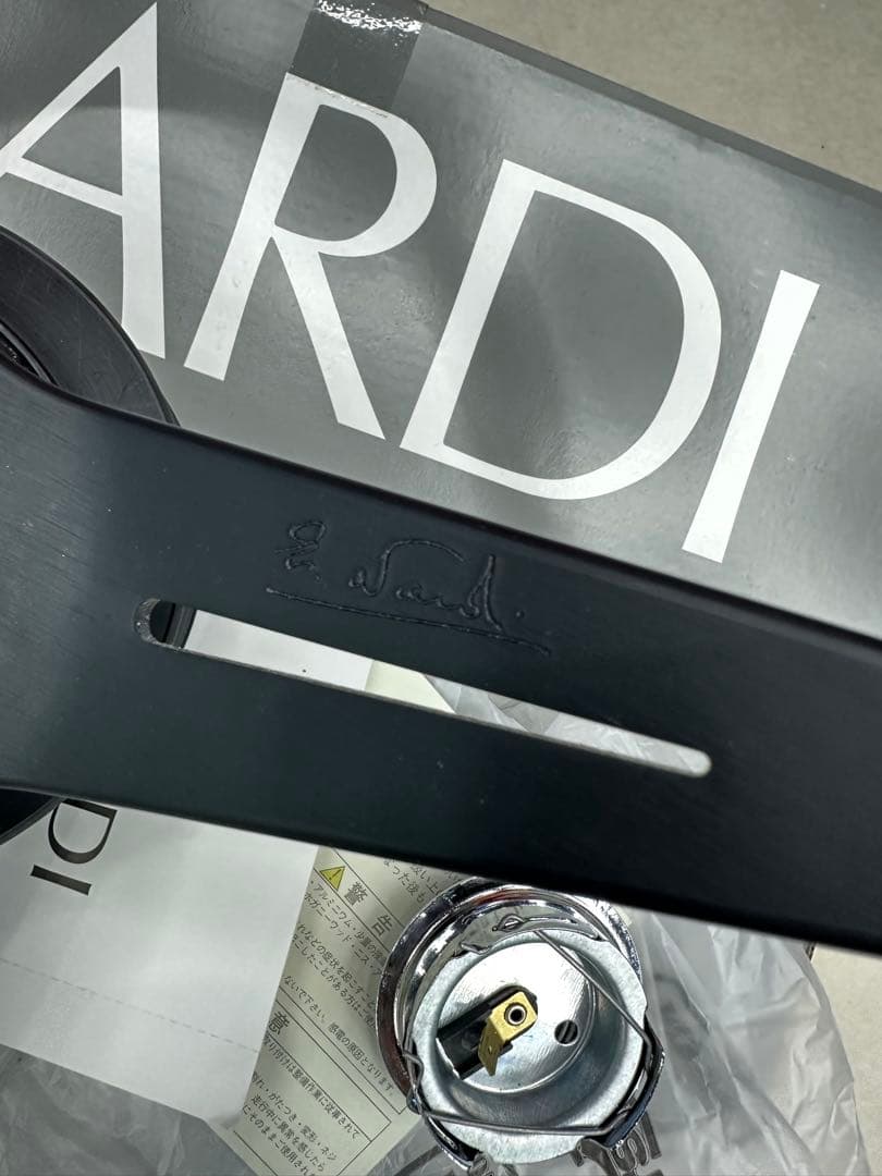 極美品　NARDI クラシックライン　ステアリング