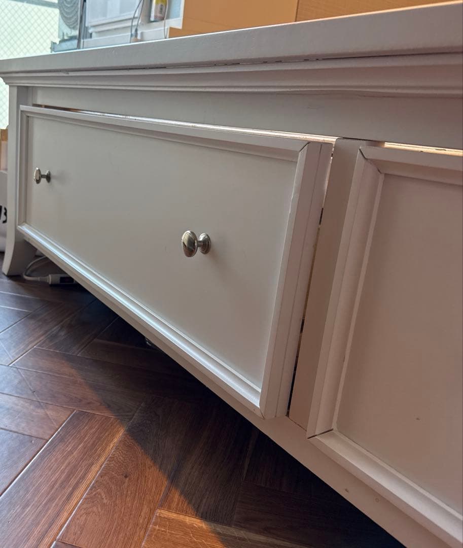 ホワイト キングサイズ　ベッドフレーム 引き出し付き