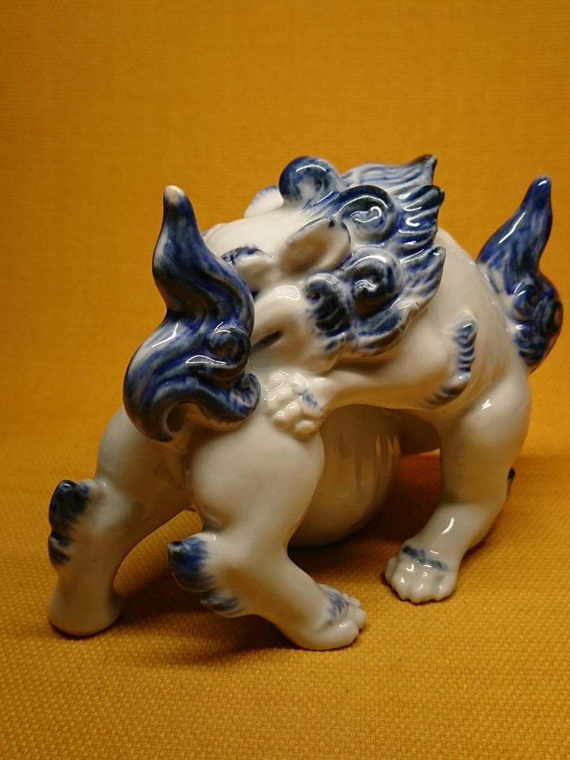 【美品】獅子　戯れ獅子　染付　磁器　置物　インテリア　工芸品　美術品　A3360