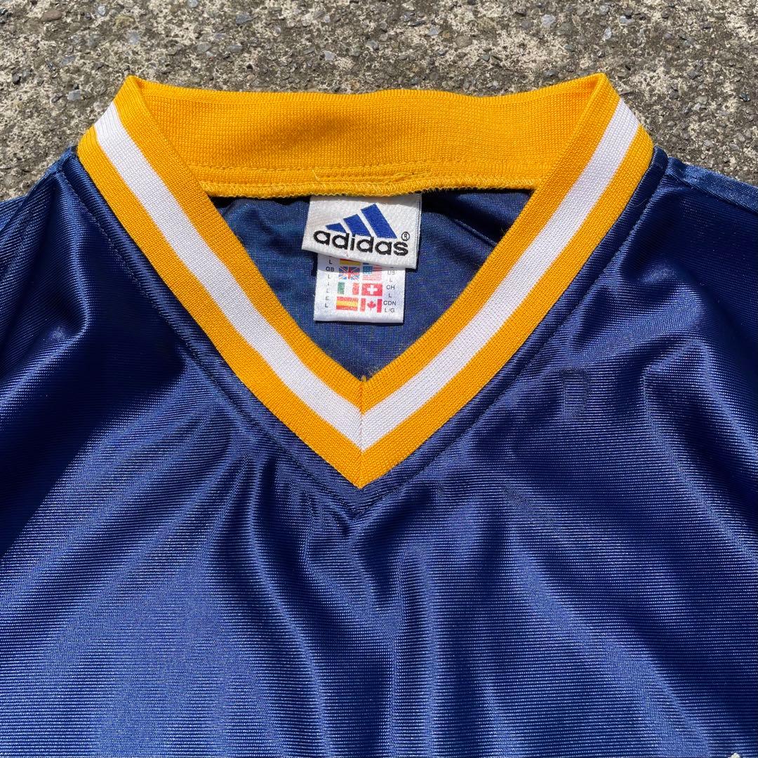 90s~00s adidas ロゴ刺繍 ツヤあり生地 大きめ 古着 アップウェア