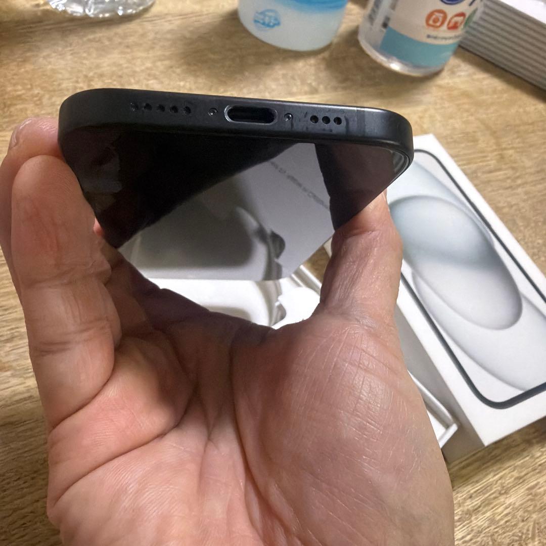 iPhone15 128GB ブラック　擦り傷ありSIMフリー