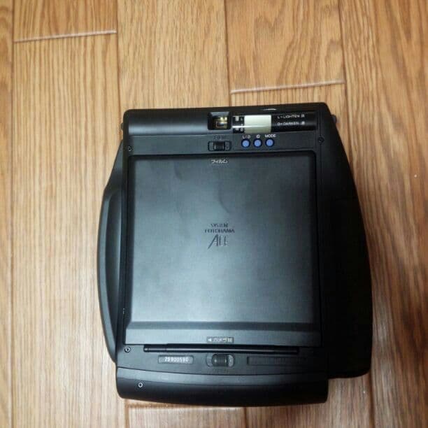 新品カメラ