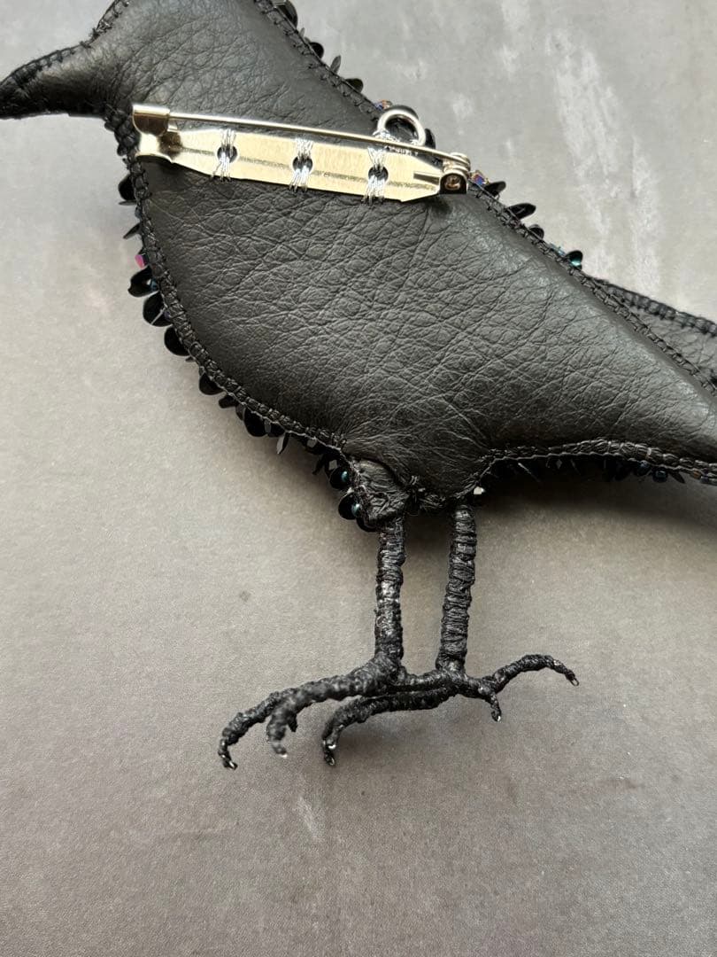 【ハシブトガラス】ビーズ刺繍ブローチバッグチャーム