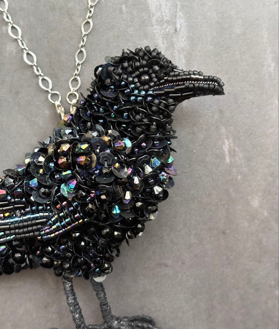 【ハシブトガラス】ビーズ刺繍ブローチバッグチャーム