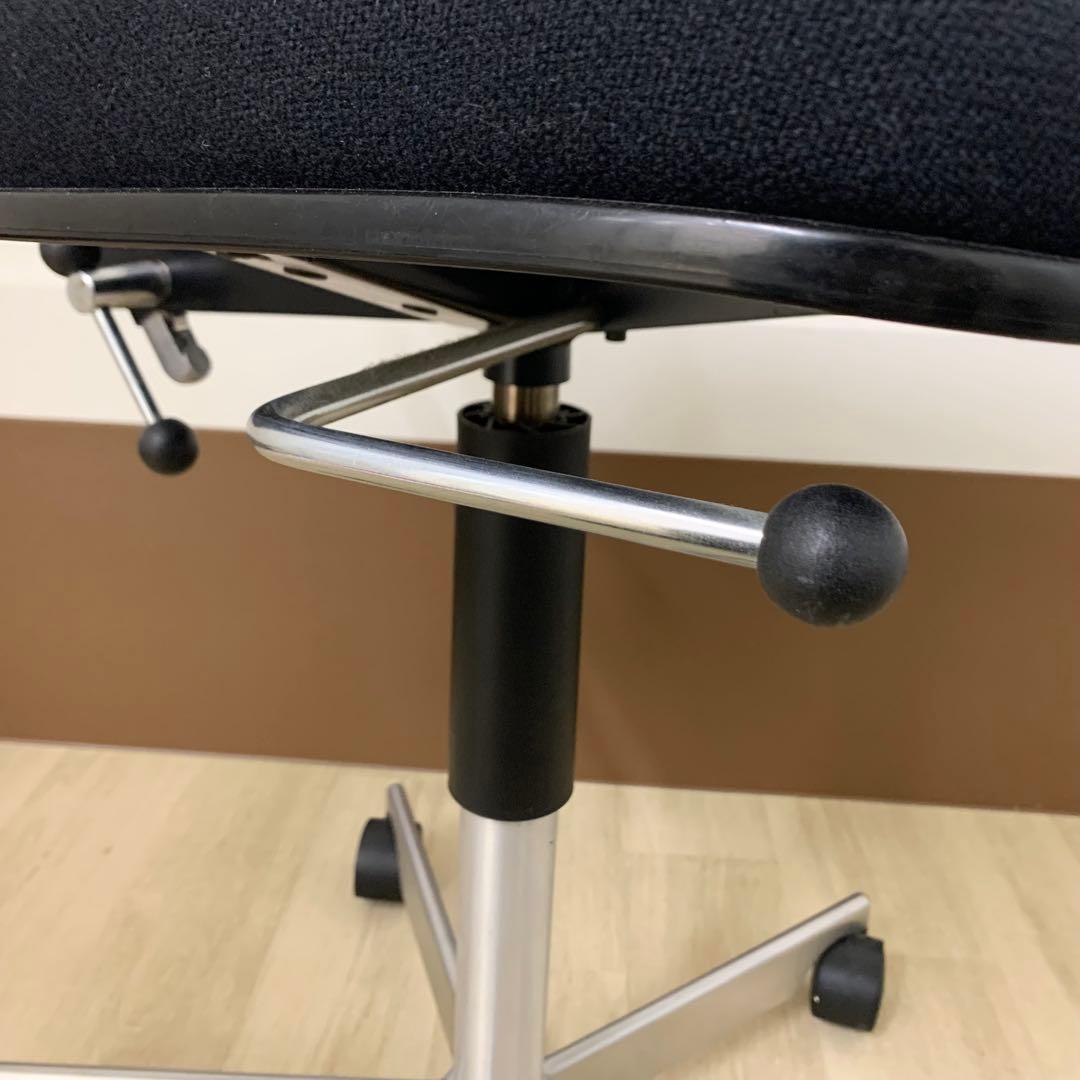 M*n様 Fritz Hansen フリッツハンセン ケビ MoMAコレクション