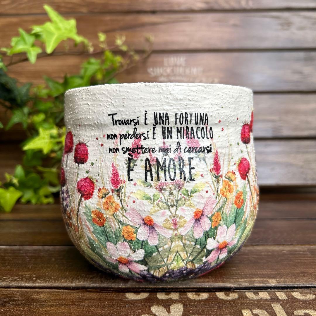 おみつさまリメイク鉢4号ふっくら丸鉢 ピンクのお花リースで白色たまごのうさぎさん