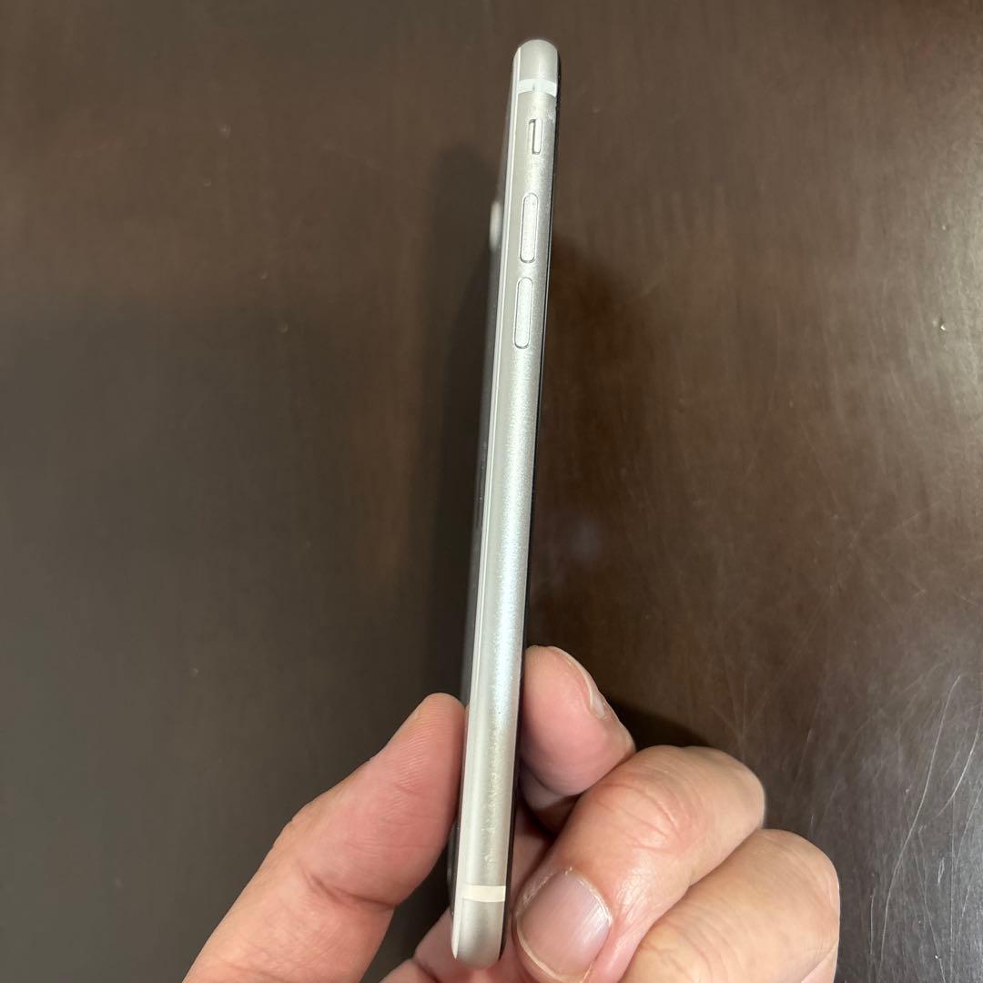 【美品】Apple iPhone SE (第2世代)