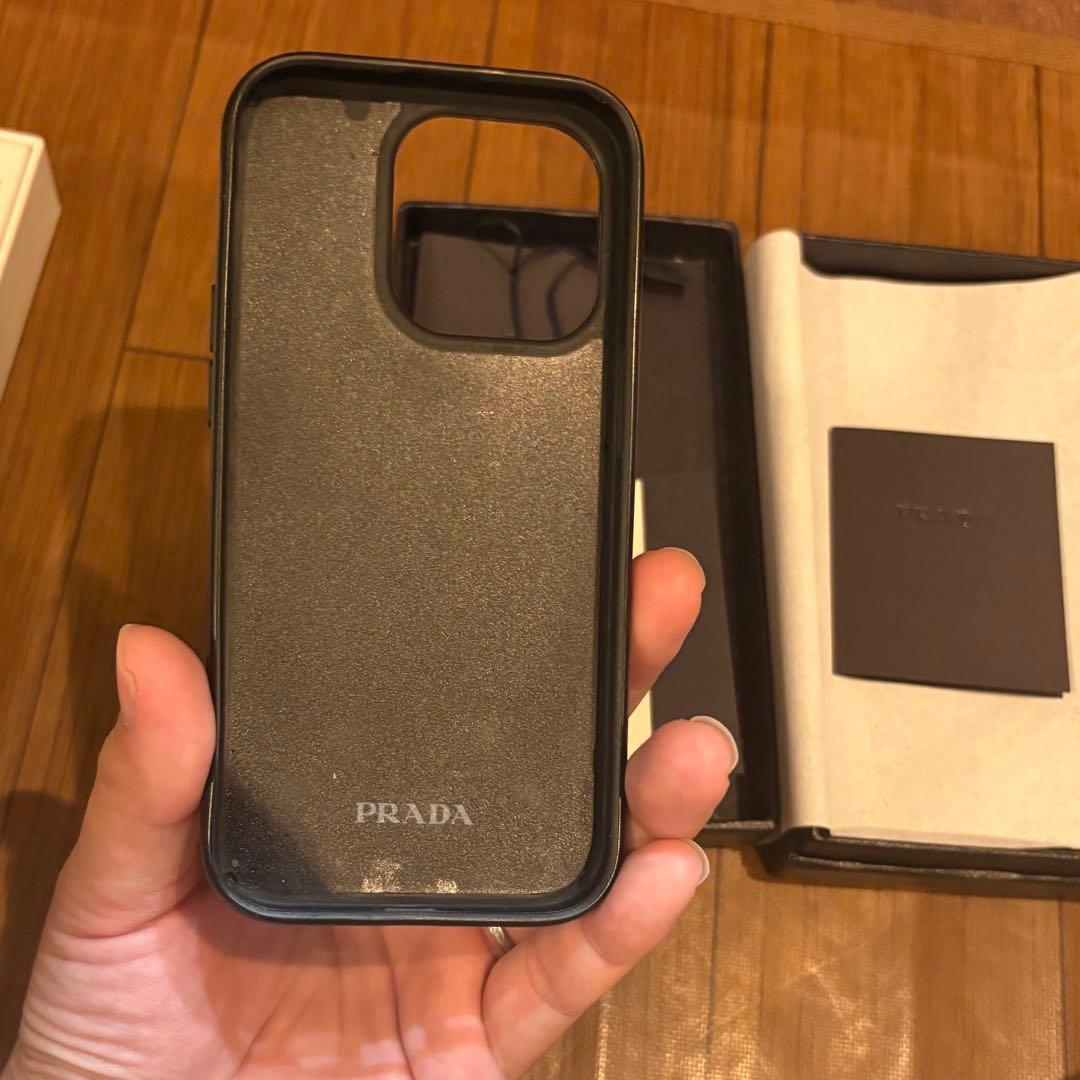 PRADA ブラックレザー iPhone14pro用ケース