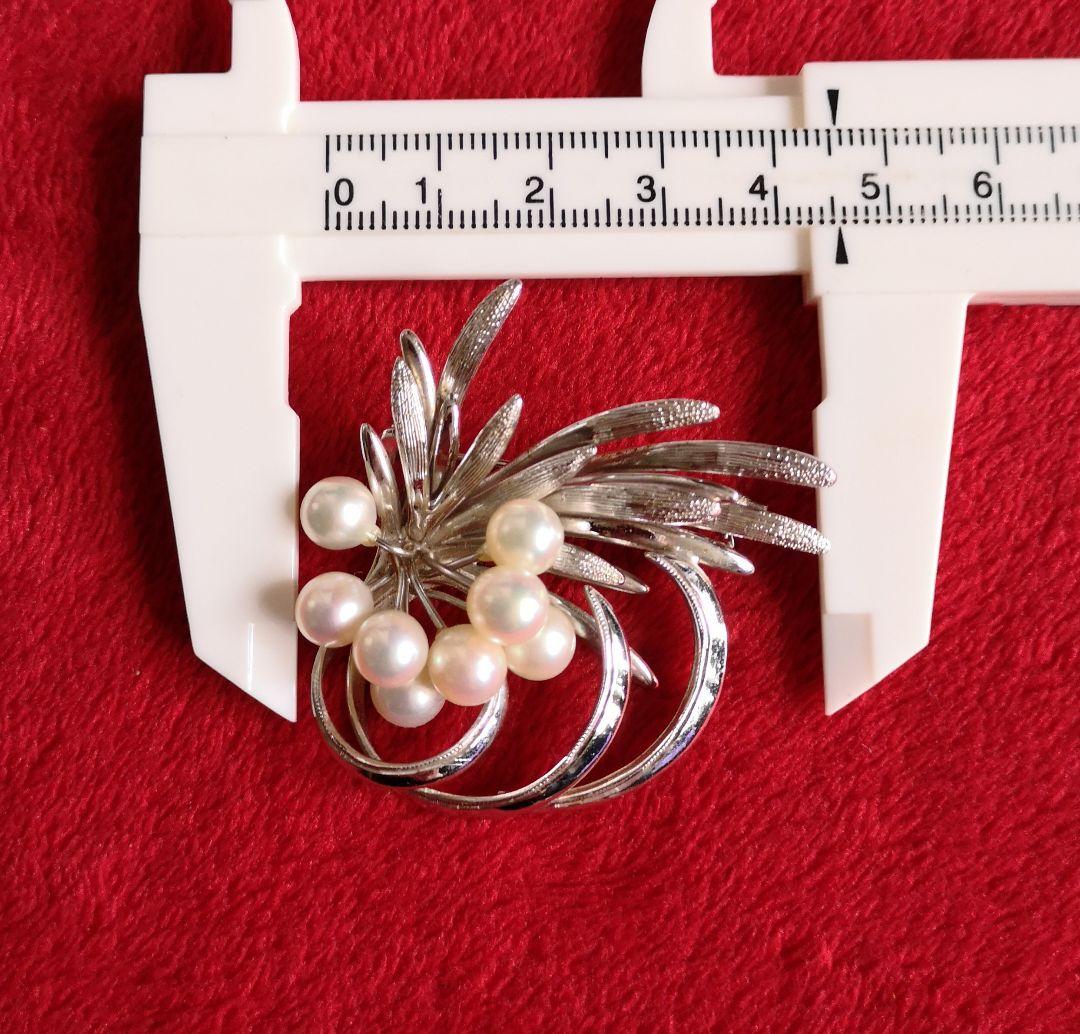 ヴィンテージ シルバー製 ブローチ アコヤ本真珠 8粒装飾 植物モチーフ 447