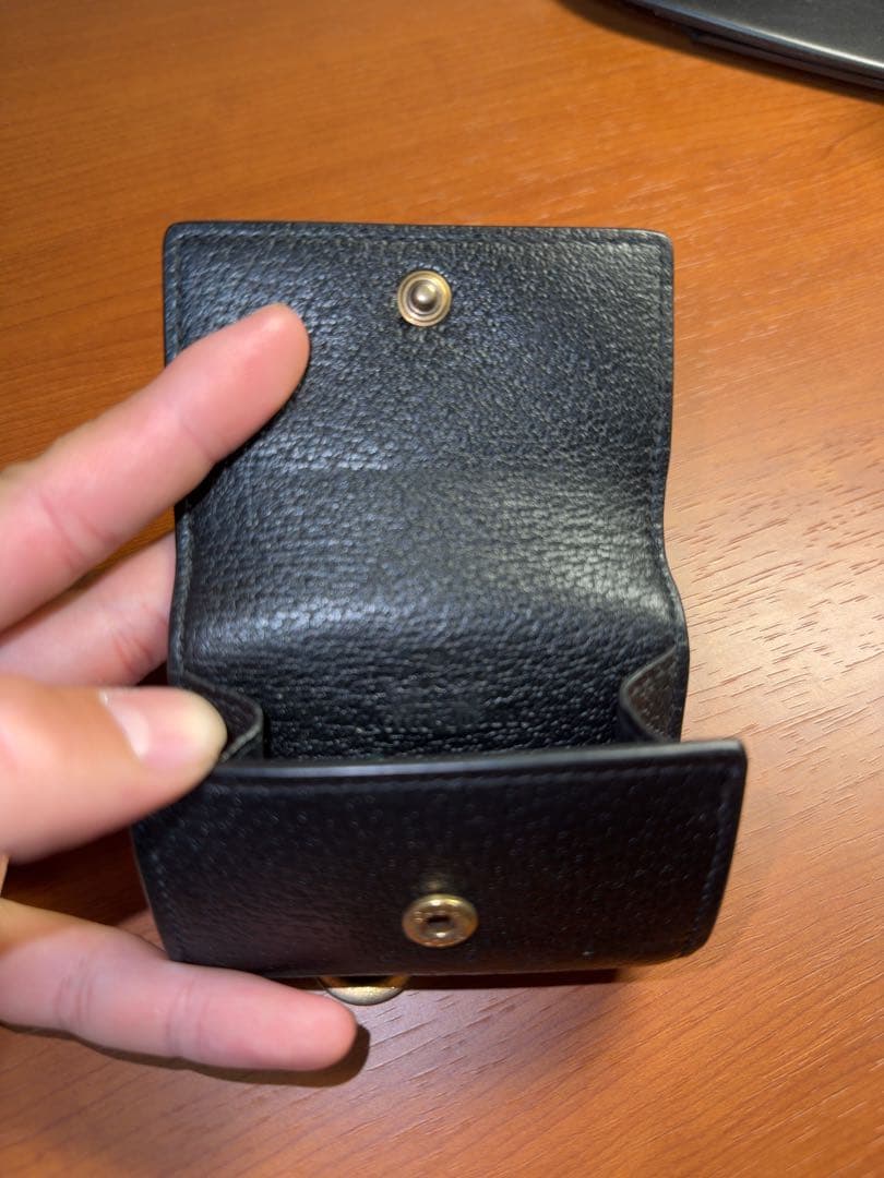 Gucci GGロゴ付きレザーケース