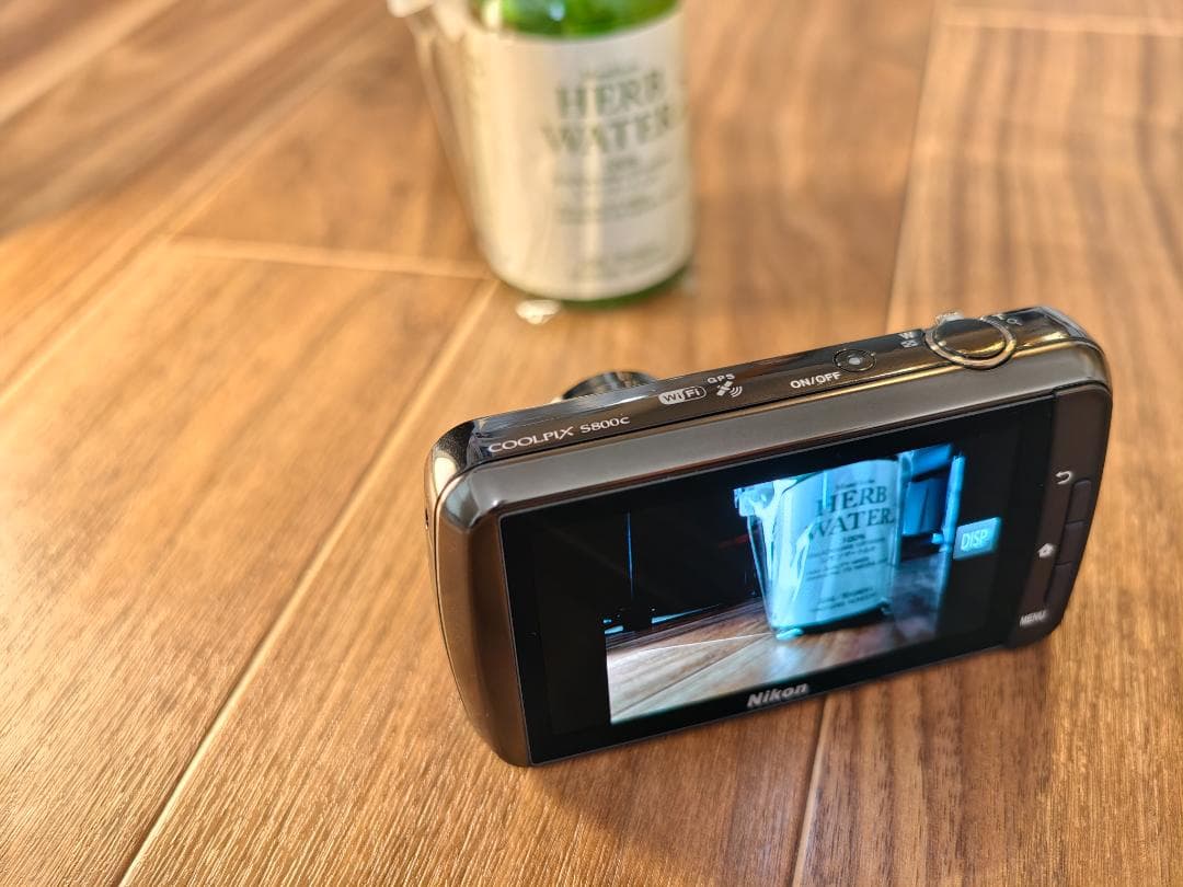 Nikon S800c（美品）＋ P100（26倍ズーム）／動作良好・充電器付き