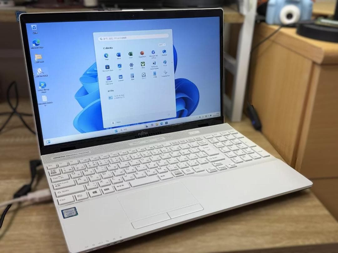 富士通 第8世代i5 8GB SSD+HDD Office付き