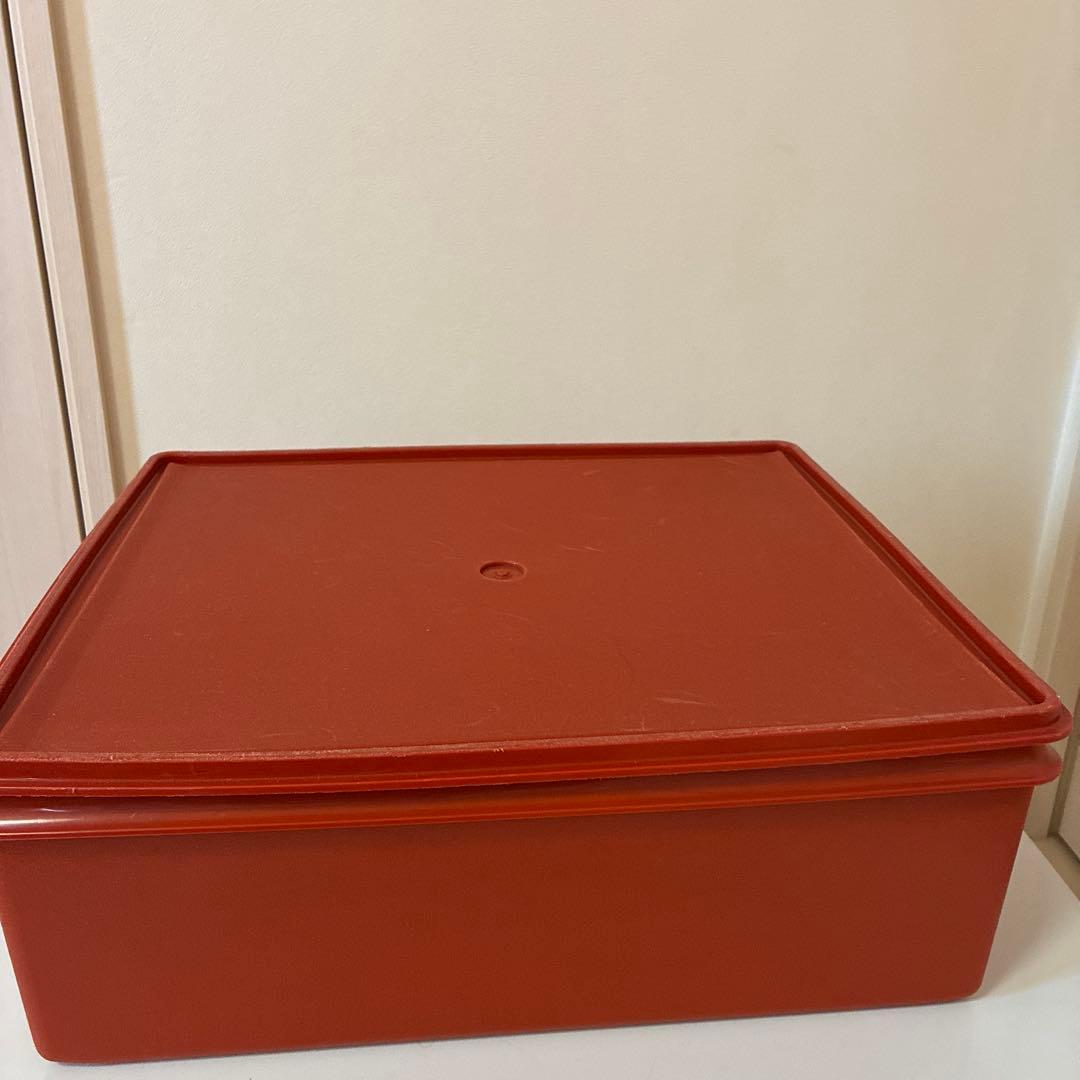 タッパーウエア。収納ボックス 3個セット ピンク。シュウ色。