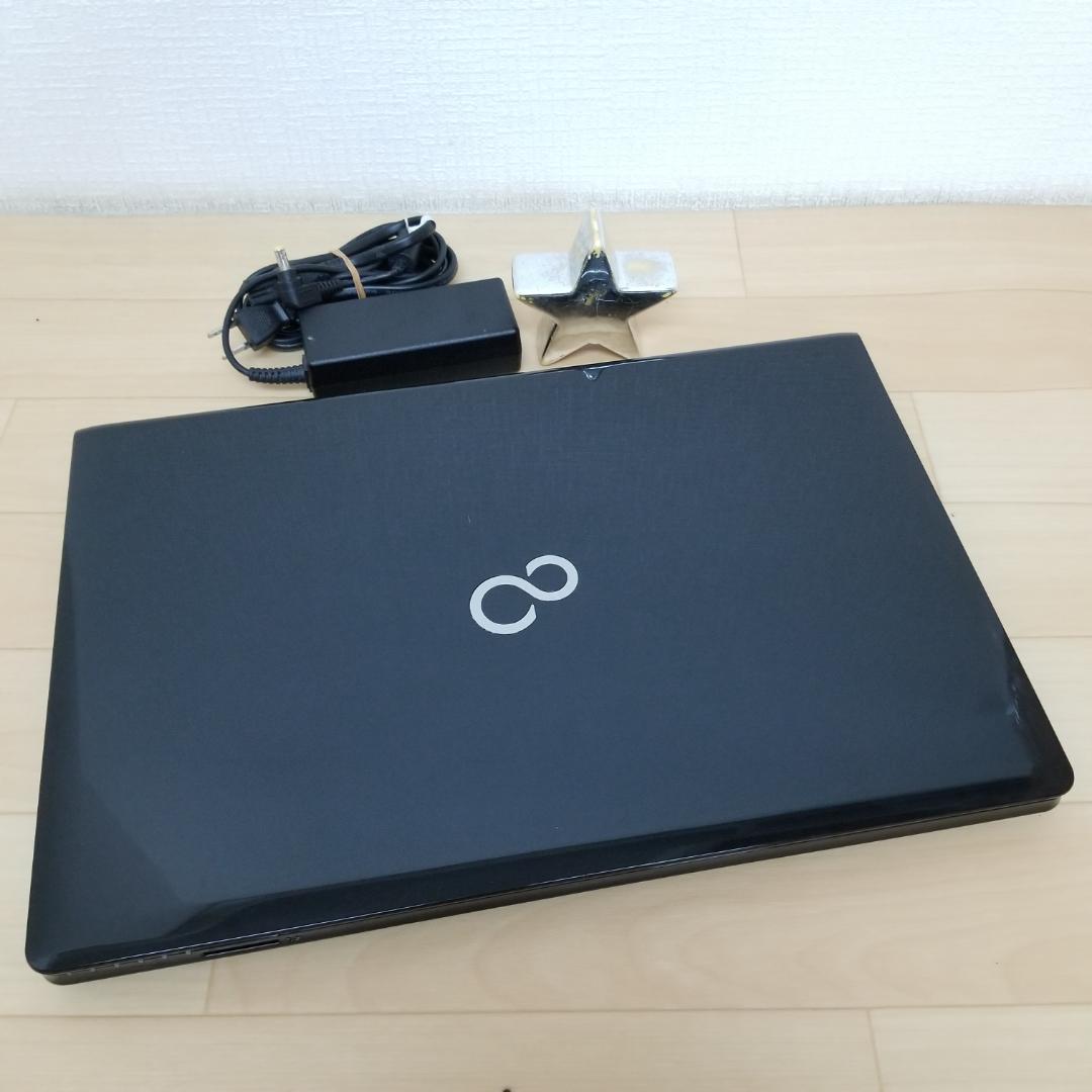 期間限定 新品SSD Win11 即使用可ノートPC 富士通(E0527)