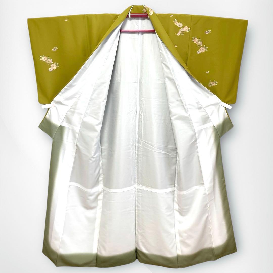 【美品✨】東レシルック　洗える着物　飛び柄小紋　鶸色　刺繍風　花に蝶　袷　H7