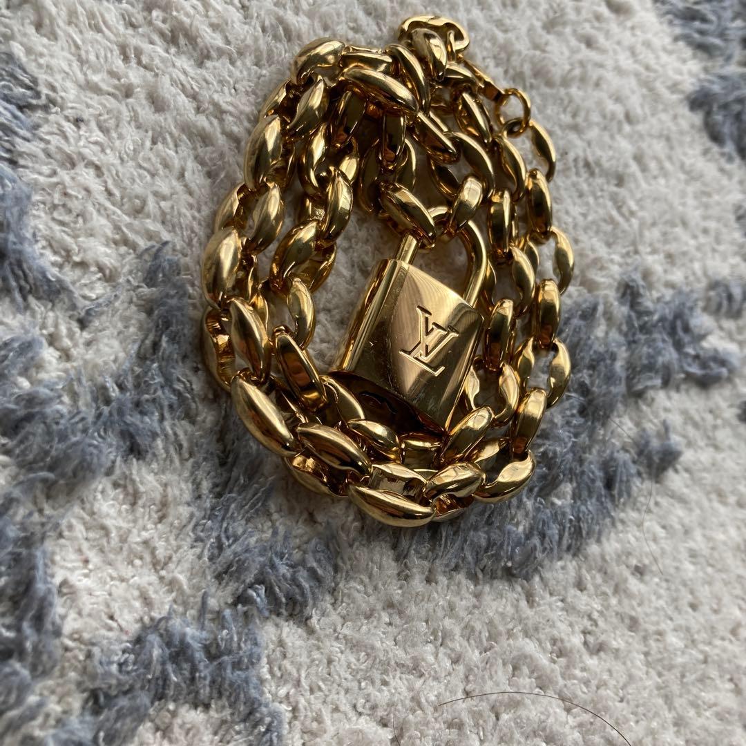 LOUISVUITTON南京錠　カデナ　ネックレスお探しの方にも！