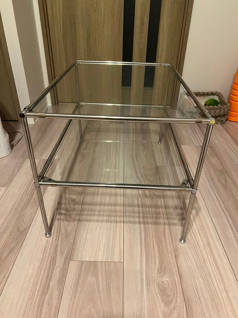 大阪市　手渡し専用　ガラス製モダンローテーブル