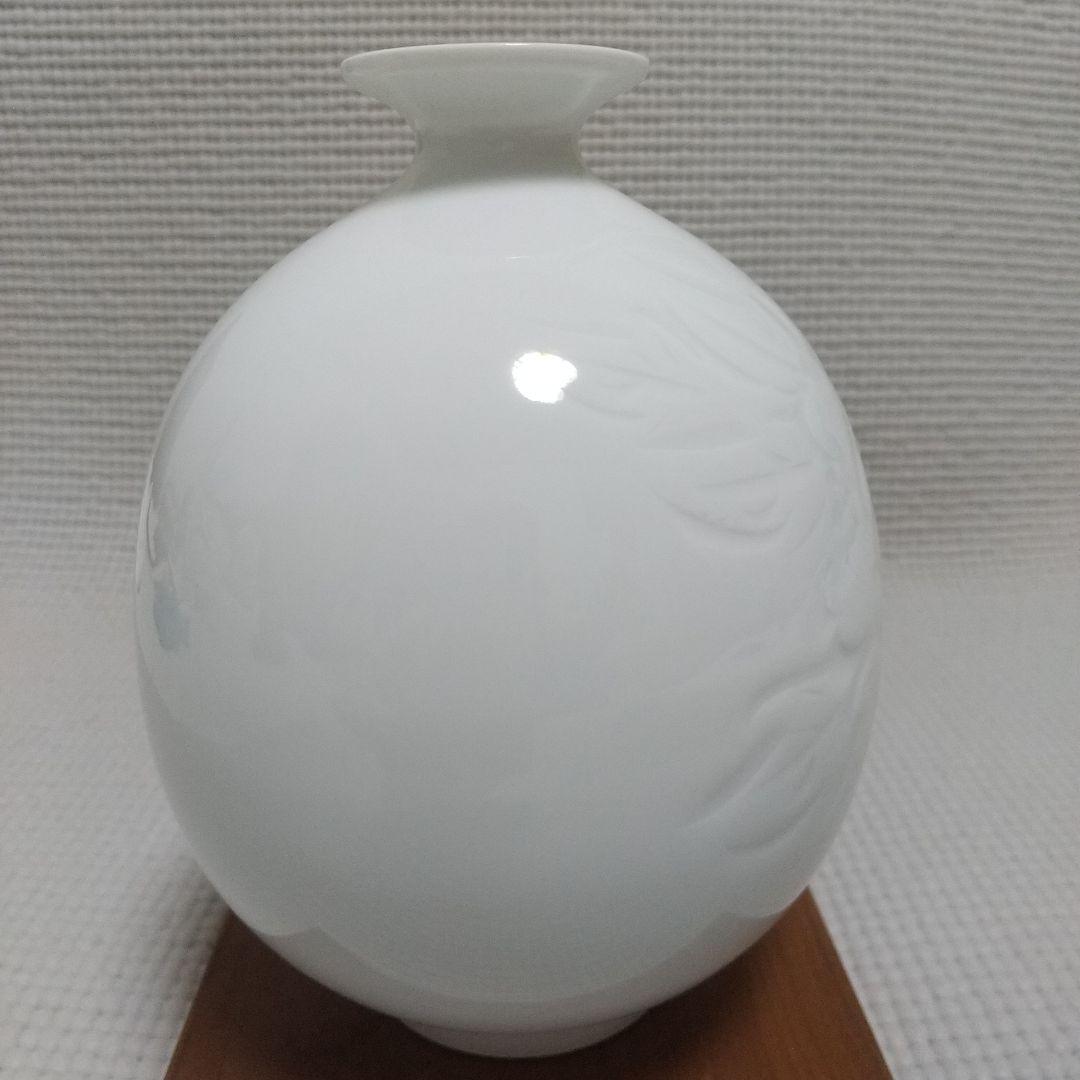 美し過ぎ〈牡丹彫の一輪挿し〉3.3万円/有田焼/白磁/中仙窯/中尾恭純/花器/壺