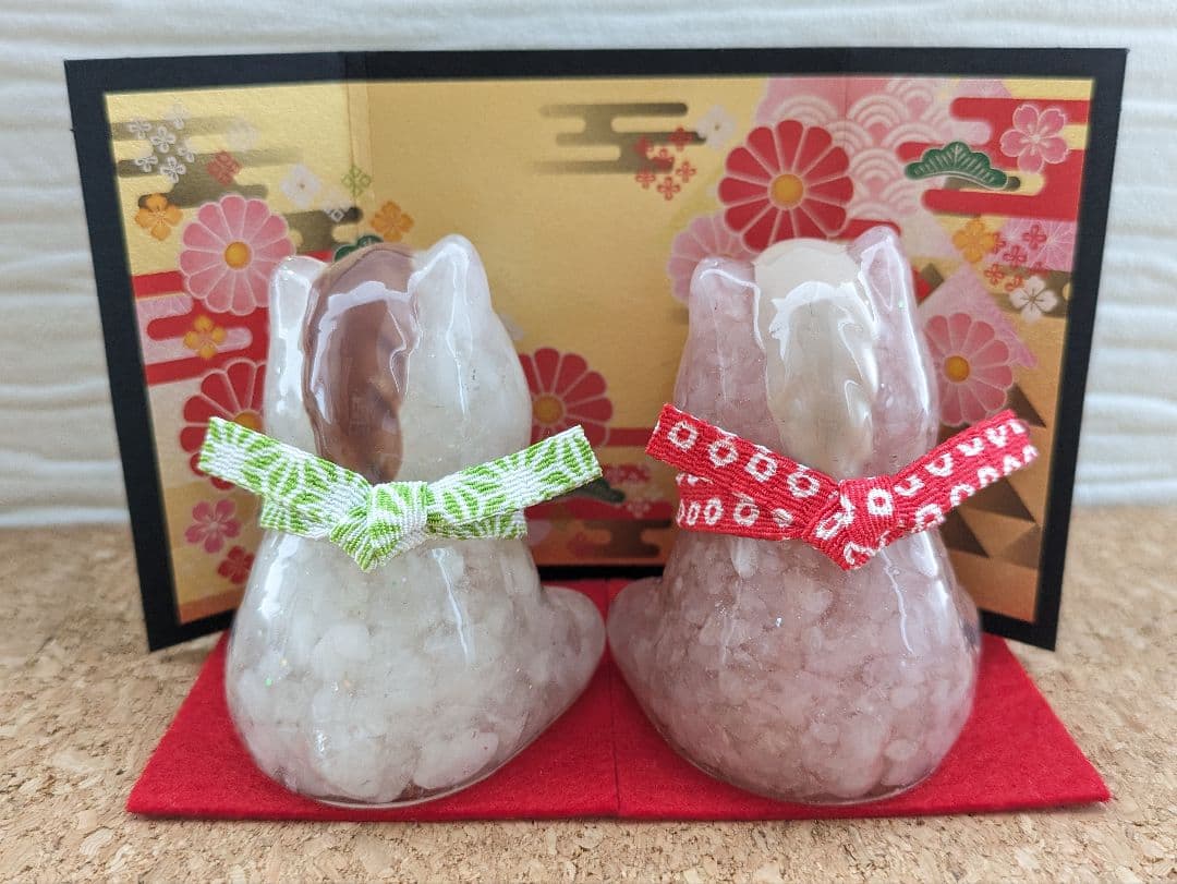 金屏風付き！紅白の干支おうまちゃん形オルゴナイトセット☆