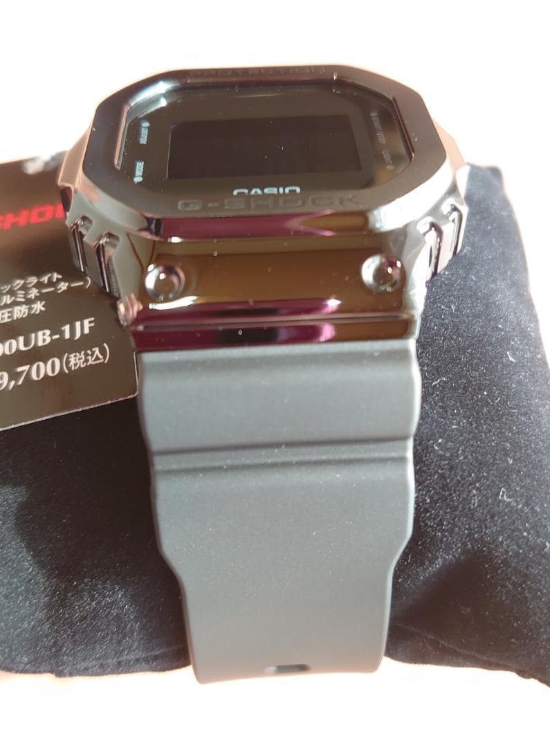 【新品】G-SHOCK メタルケース腕時計 GM-5600UB-1JF