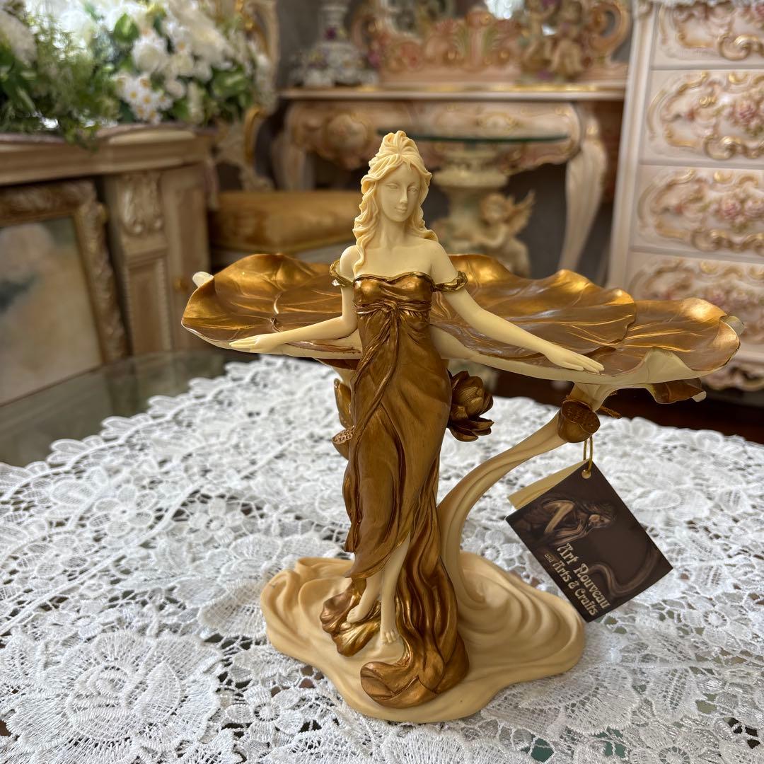 百合の壁掛けスワッグ・女神アクセサリーコンポート・2点 ご予約済