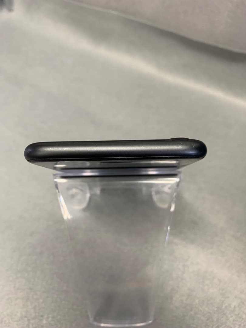 美品　国内版　SIMフリー　iPhone７　128GB　ブラック色