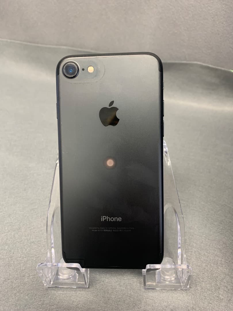 美品　国内版　SIMフリー　iPhone７　128GB　ブラック色