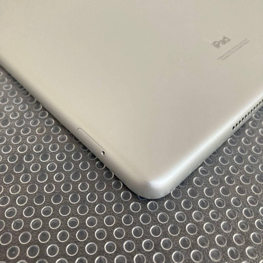 3662 外観美品☆電池良好☆iPad8 第8世代 32GB SIMフリー☆