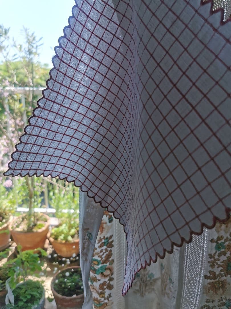 アンティーク フランス グラフチェック＆花弁スカラップリム刺繍 リネンクロス β