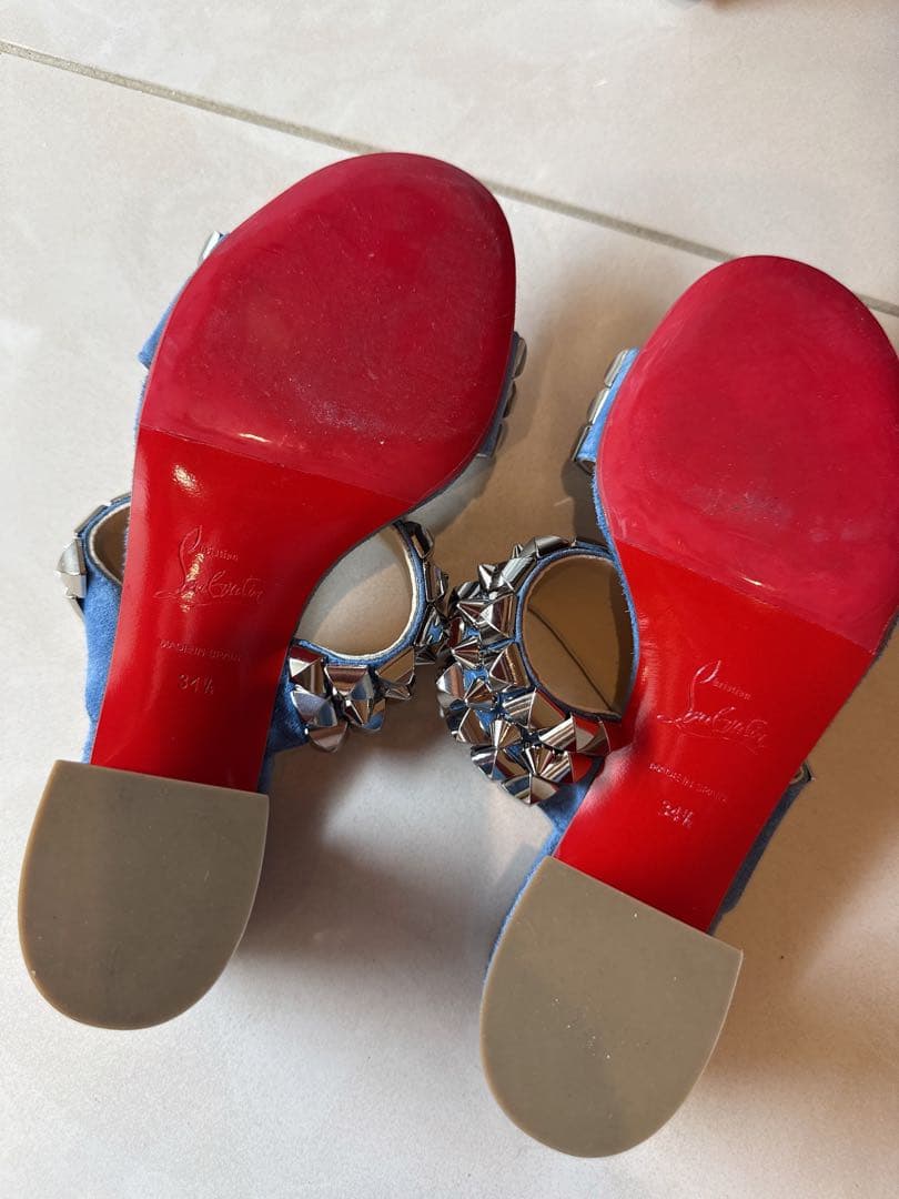 専用【新品・未使用品】ルブタン　スタッズサンダル ブルー