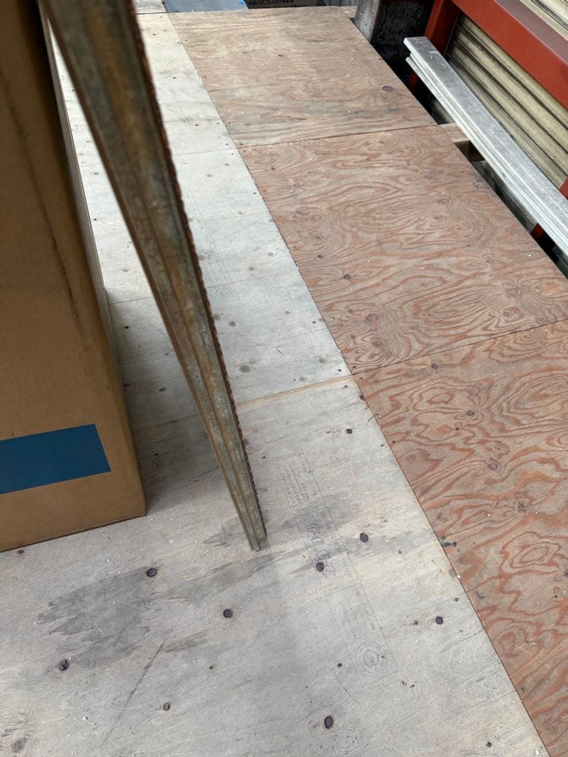 大型木製スタンドミラー