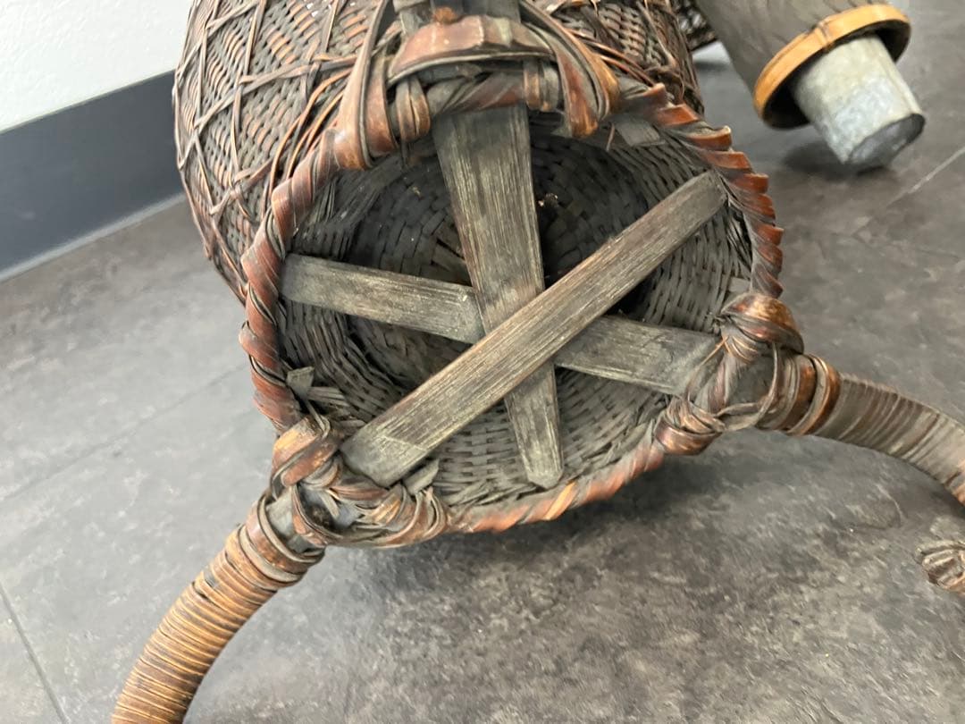 taka！古美術 生花 竹籠 花籠 唐物 花器　三足　古道具　籐