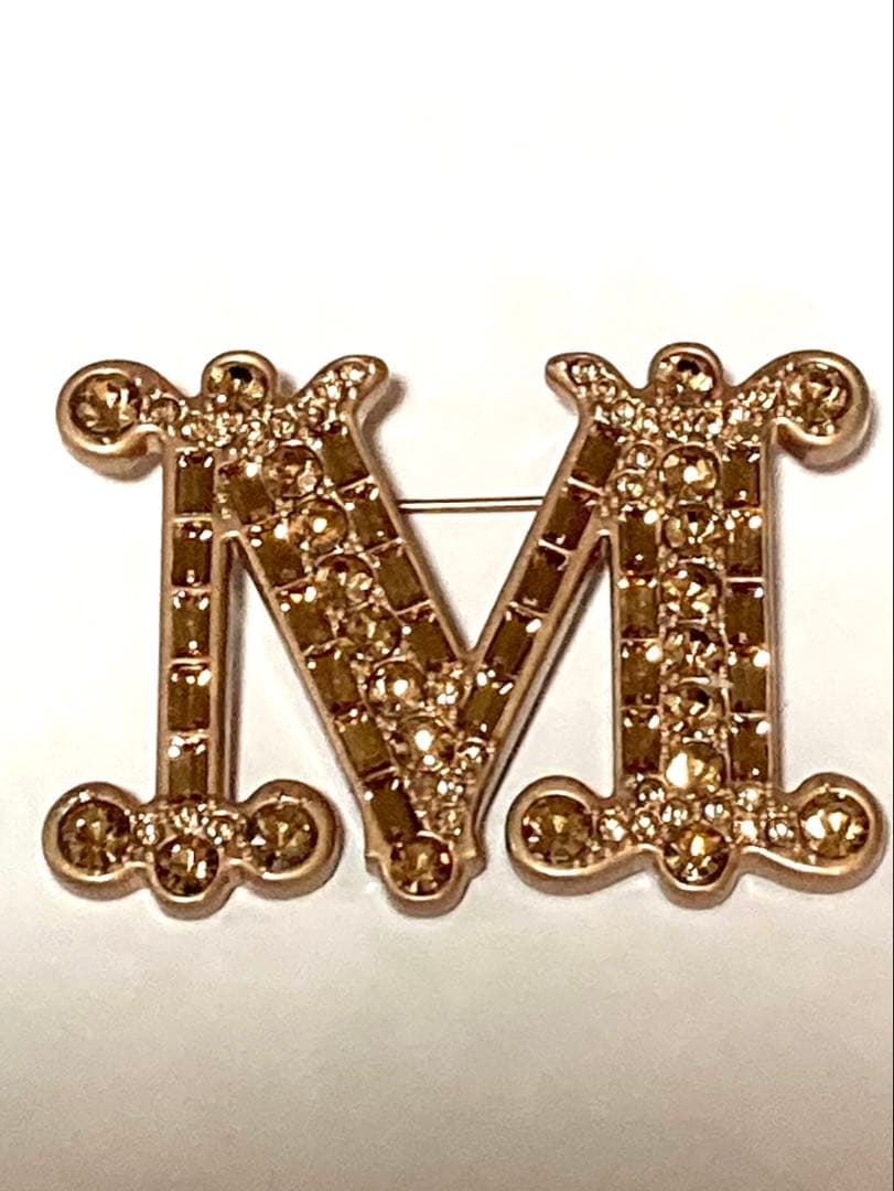Max Mara 訳あり①2025新作 Mロゴ RUST クリスタルブローチ