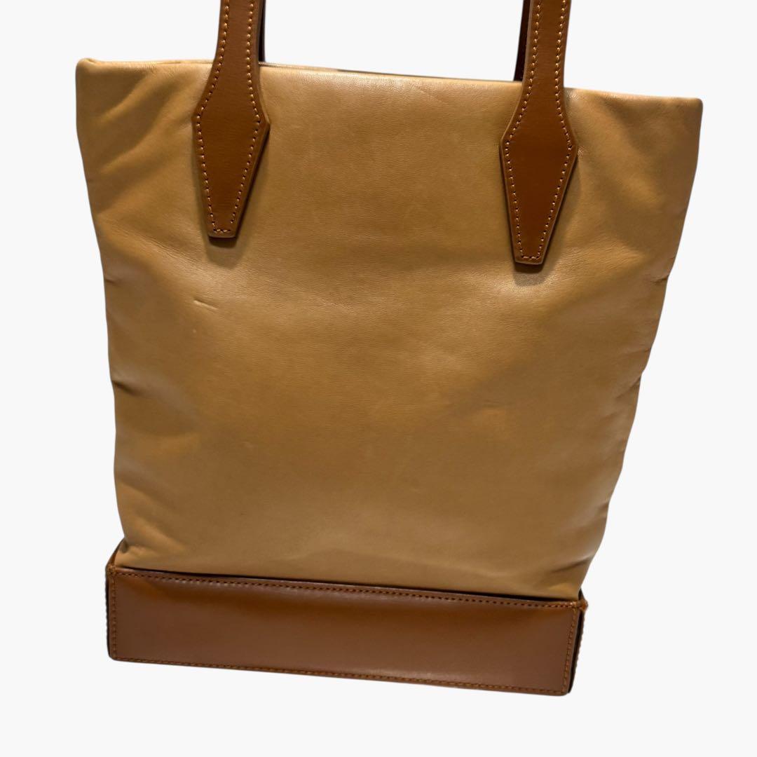 美品✨LOEWE ロエベ　ロゴ型押し　ハンドバッグ　A5収納可