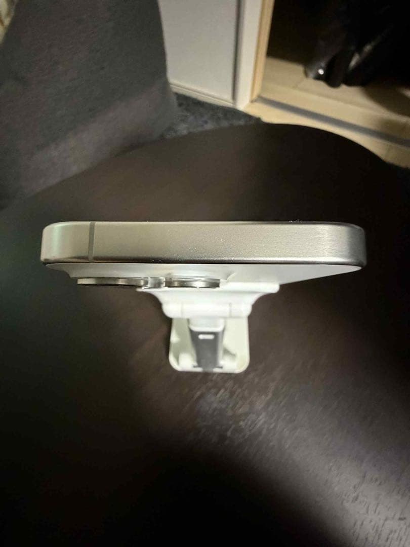 Apple iPhone 15 Pro 256GB ホワイトチタニウム ケース付