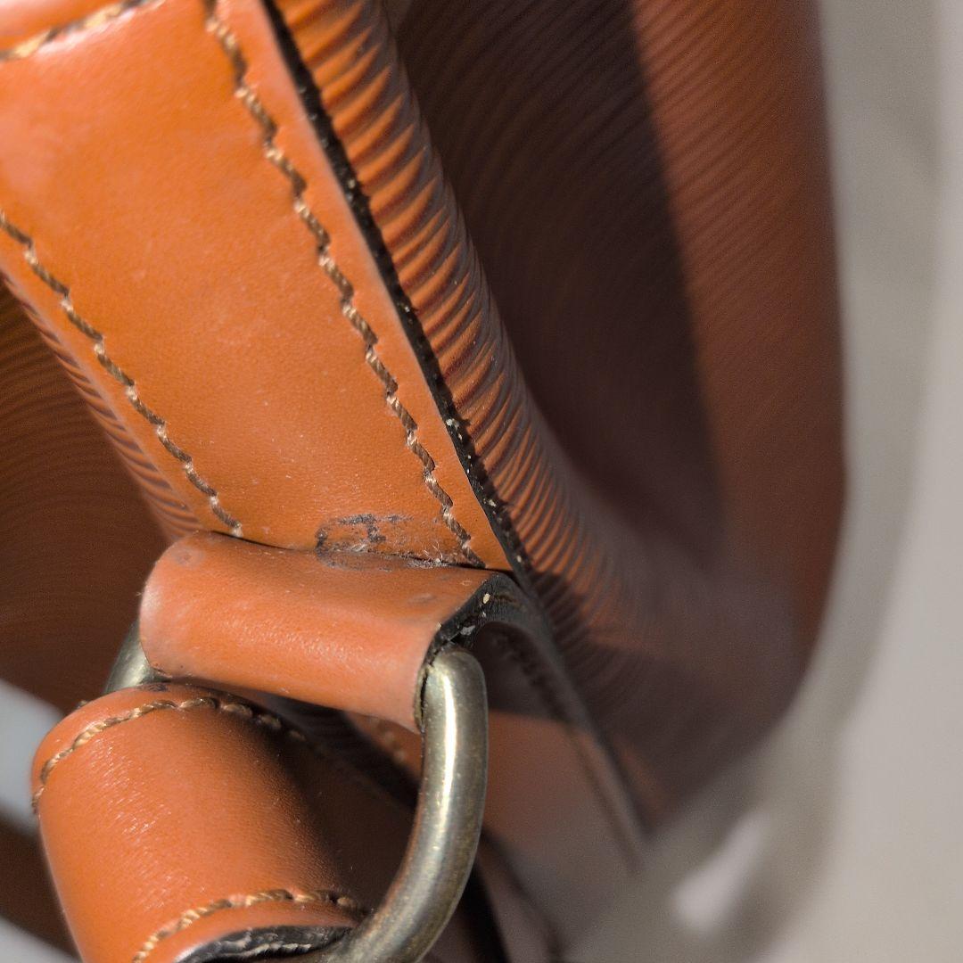 ルイヴィトン エピ プチノエ 巾着 ブラウン