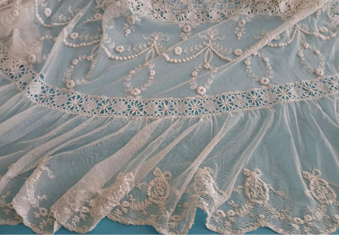 フランスアンティーク　リボンモチーフ　チュール　レース　紐付き　カーテン　間仕切