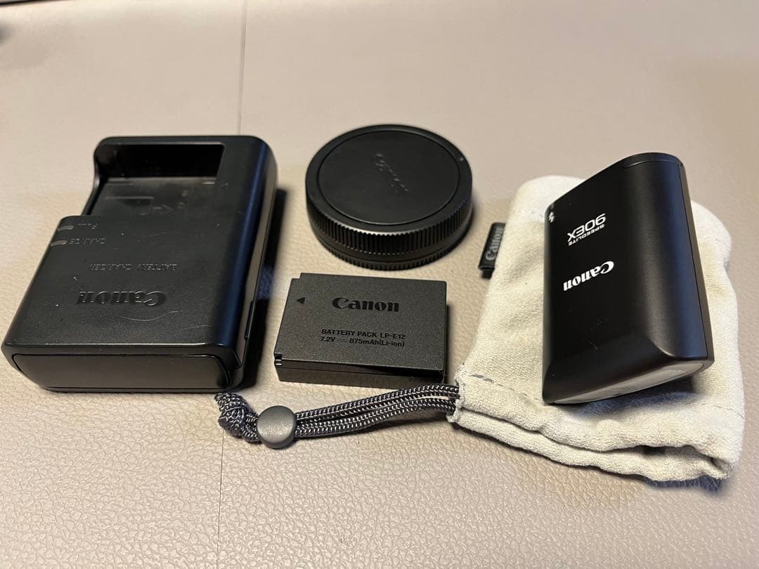 美品 Canon EOS M2 D 一眼レフ トリプルレンズキット➕望遠レンズ付