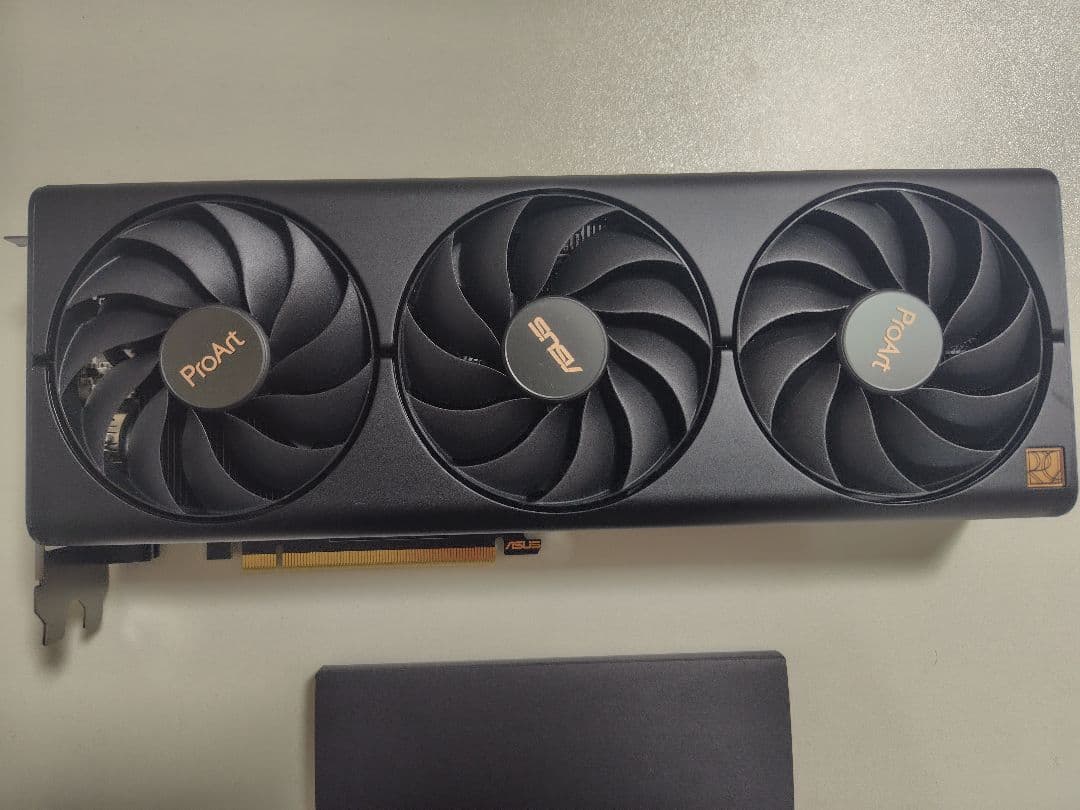 ASUS PROART RTX 4070 グラフィックボード