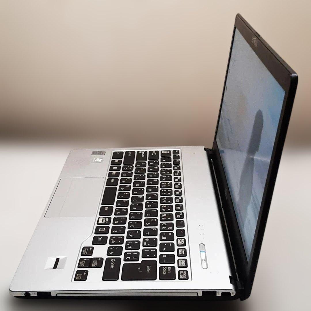 即日発送/すぐ使える//Windows11/メモリ6GB/快速SSD256GB